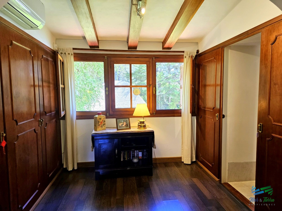 Casa ID.1809 - En venta casa de 3 dormitorios con piscina en excelente estado