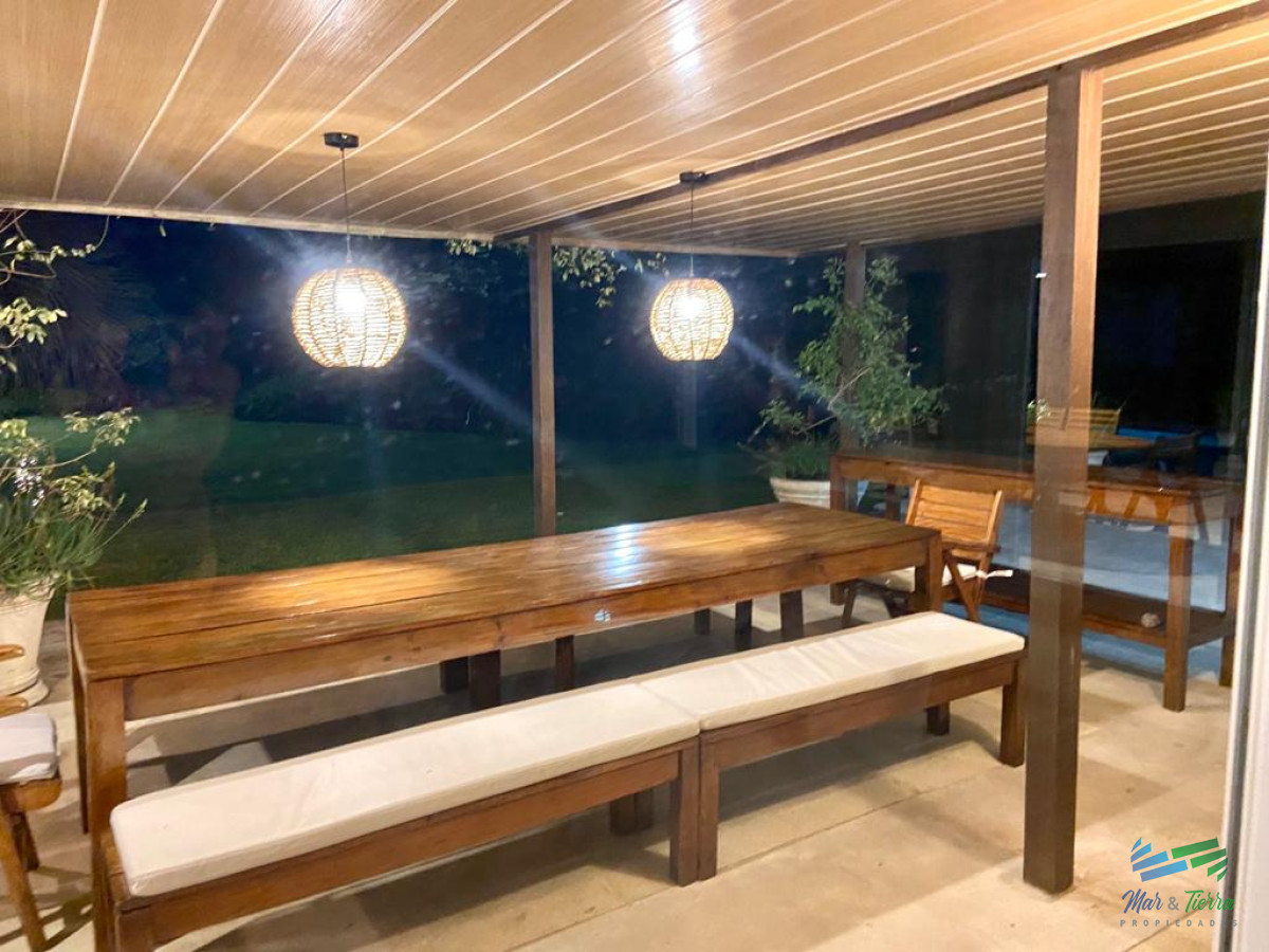 Casa ID.1640 - Espectacular residencia en una de las zonas mas cotizadas de Punta del Este, a metros del mar (Playa Brava).