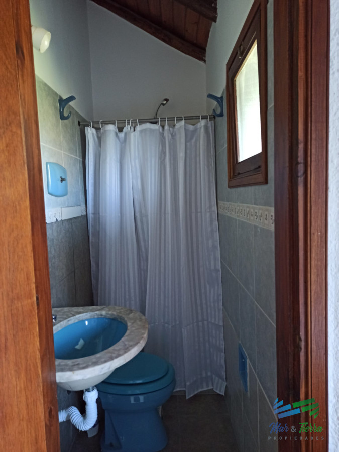 Casa ID.5077 - Buena Oportunidad en El Chorro-Manantiales-R.104 a 5 cuadras de la playa.