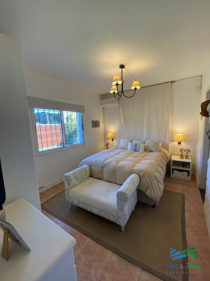 Casa ID.1658 - Casa de 3 dormitorios con piscina climatizada en alquiler. Playa brava.