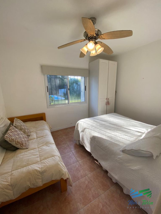 Casa ID.1658 - Casa de 3 dormitorios con piscina climatizada en alquiler. Playa brava.