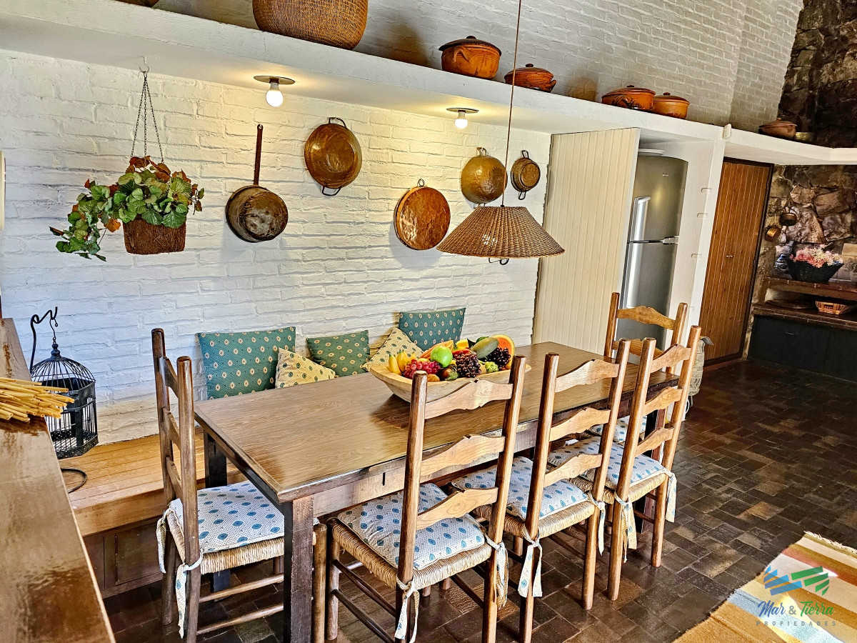 Casa ID.1548 - Casa en Pinares, 3 dormitorios *