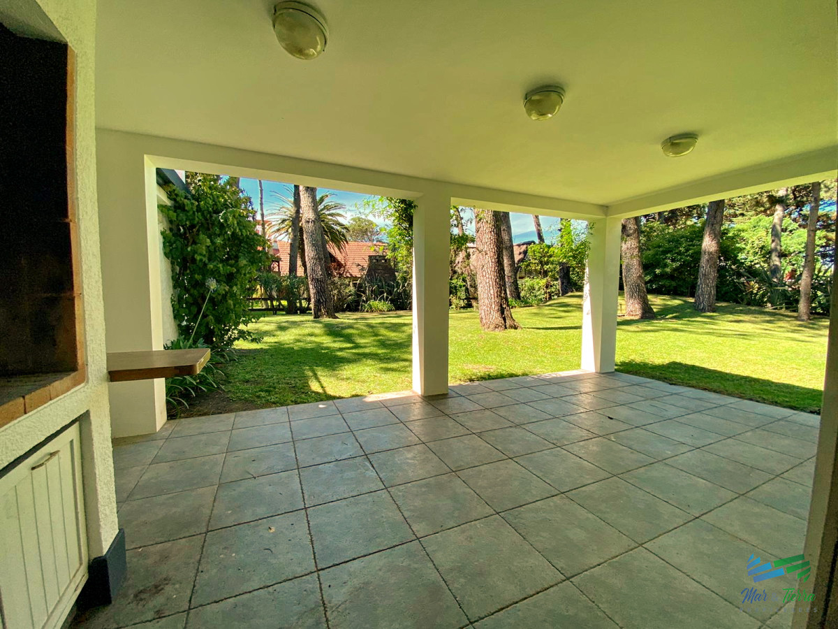 Casa ID.1675 - Venta de casa 3 dormitorios en Aidy Grill Punta del este, a pasos de playas Mansa y Brava