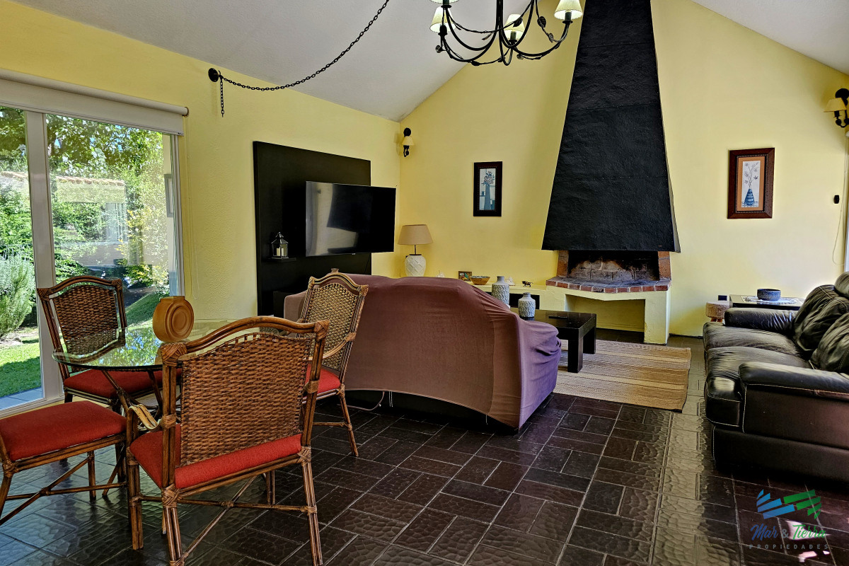 Casa ID.4922 - Casa en alquiler de temporada 2026, 4 dormitorios, con piscina climatizada, barbacoa, Punta del este!