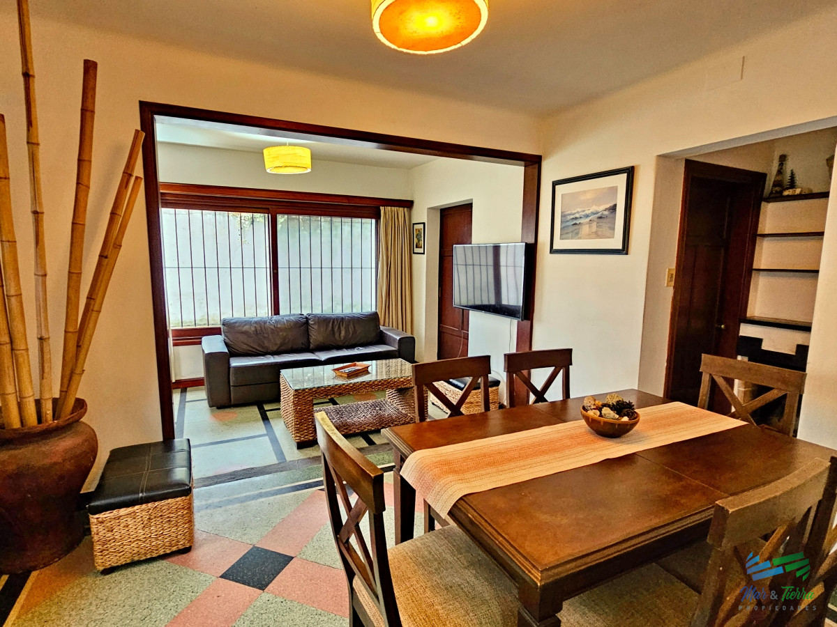 Casa ID.1712 - Casa en venta. A dos cuadras del mar!