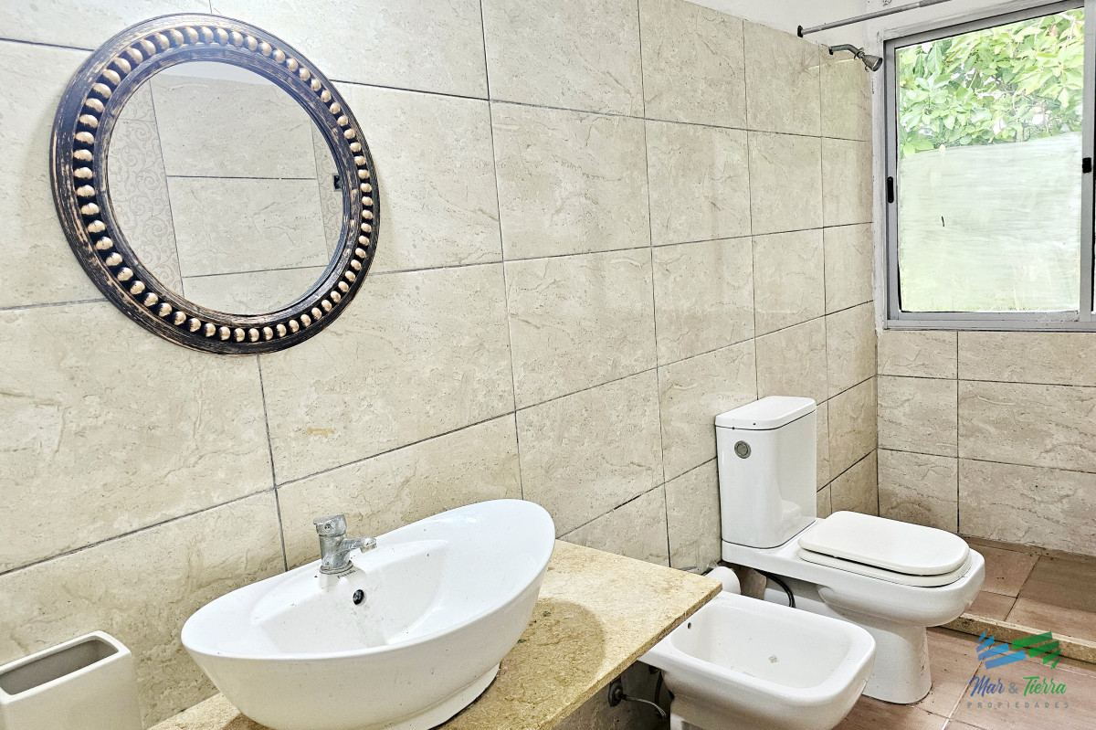 Casa ID.4971 - Venta de casa 3 dormitorios y servicio en El Golf Punta del Este 
