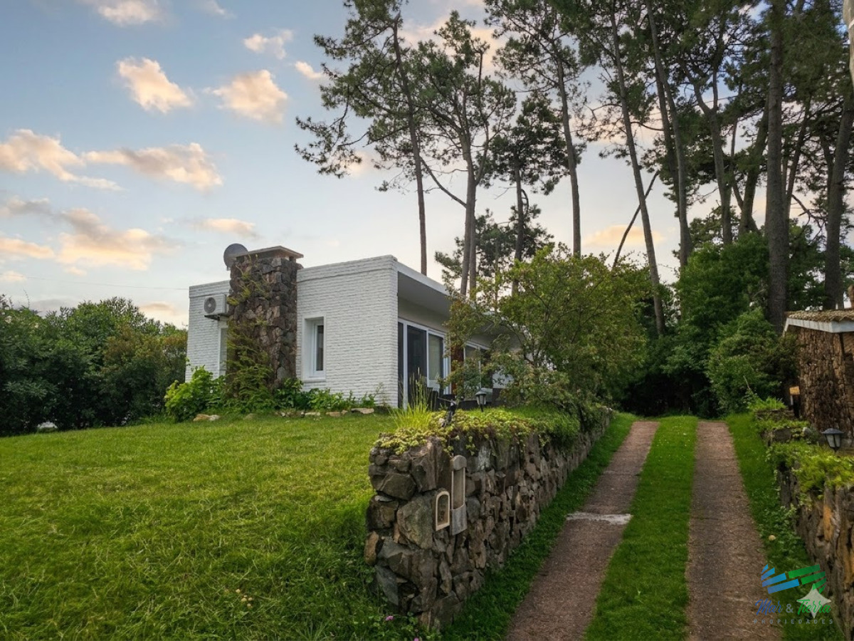 Casa ID.5742 - En Venta casa 3 dormitorios en Pinares, Punta del Este.