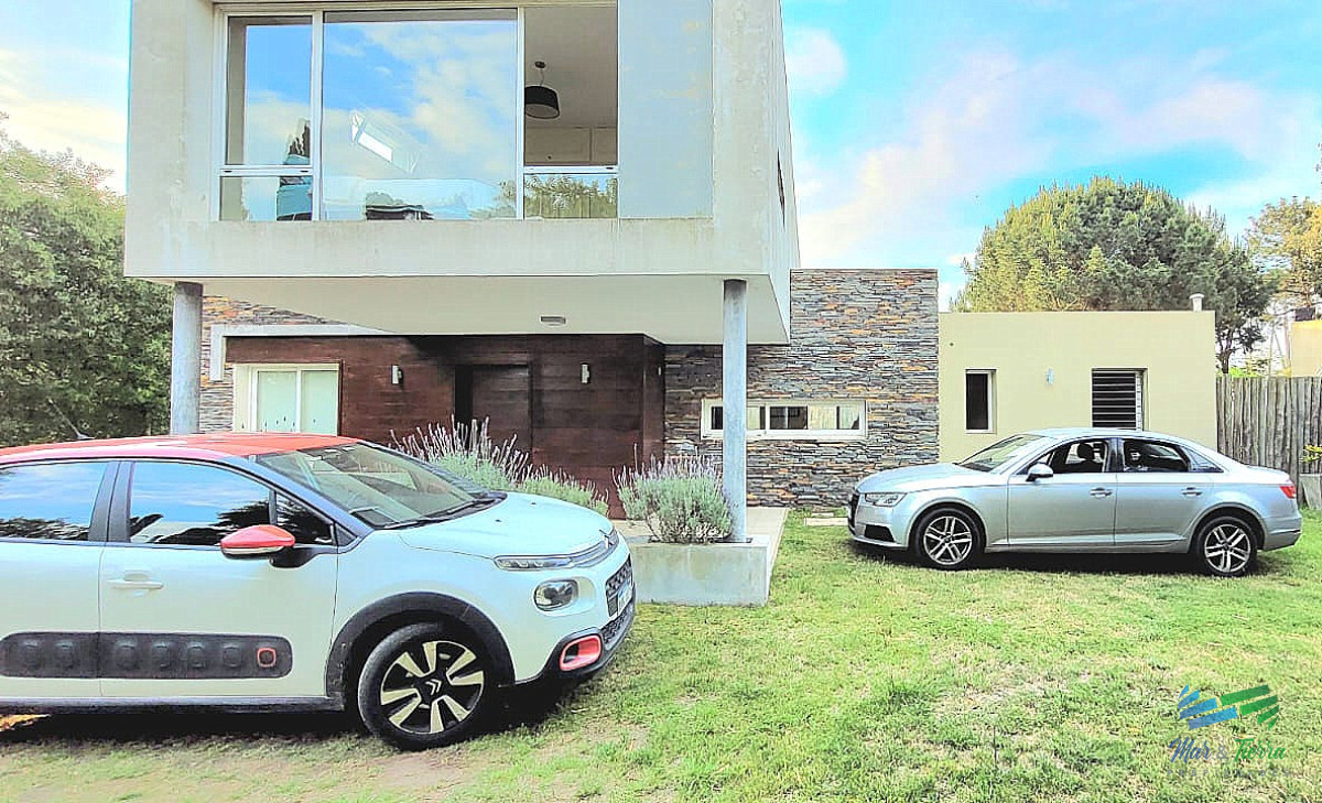 Casa ID.4108 - Venta y alquiler de casa nueva en Beverly Hills Punta del este de 4 dormitorios