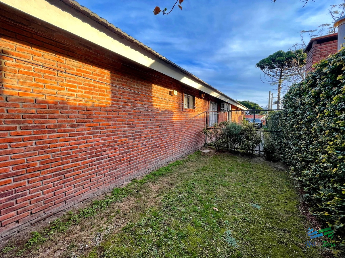 Casa ID.1902 - Vendo casa 5 dormitorios cerca de playa mansa, Punta del Este