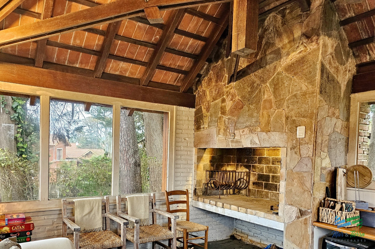 Casa ID.4800 - CASA EN ALQUILER, 4 DORMITORIOS Y PISCINA CLIMATIZADA, ZONA COLEGIOS, PUNTA DEL ESTE 