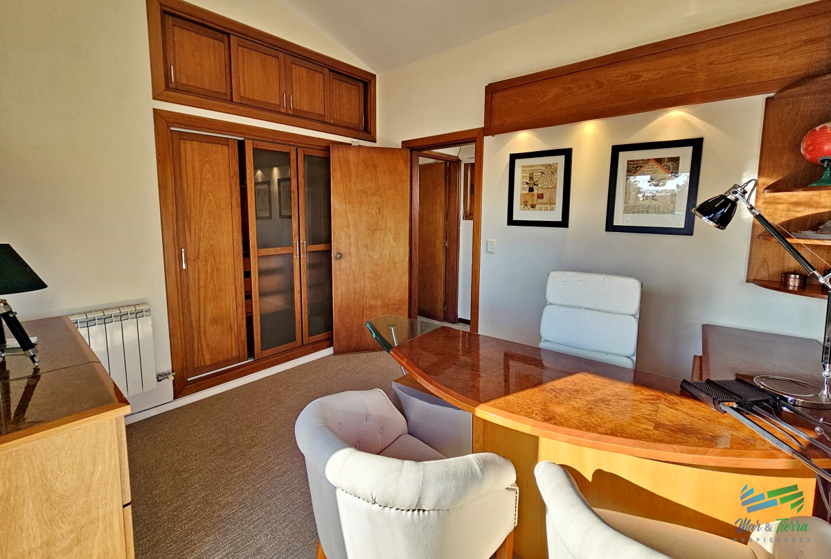 Casa ID.1676 - En venta casa de 5 dormitorios con piscina en playa mansa, Punta del Este