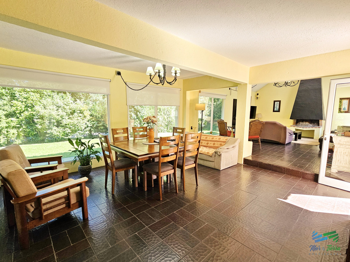 Casa ID.4922 - Casa en alquiler de temporada 2026, 4 dormitorios, con piscina climatizada, barbacoa, Punta del este!