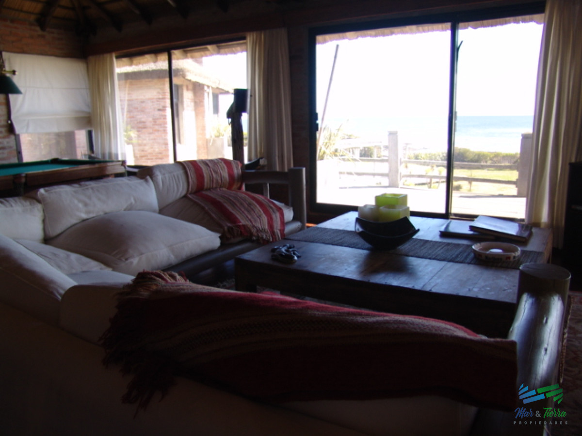 Casa ID.5210 - Espectacular Residencia sobre el mar, dominando el atardecer en 1 hectárea de terreno en primera línea