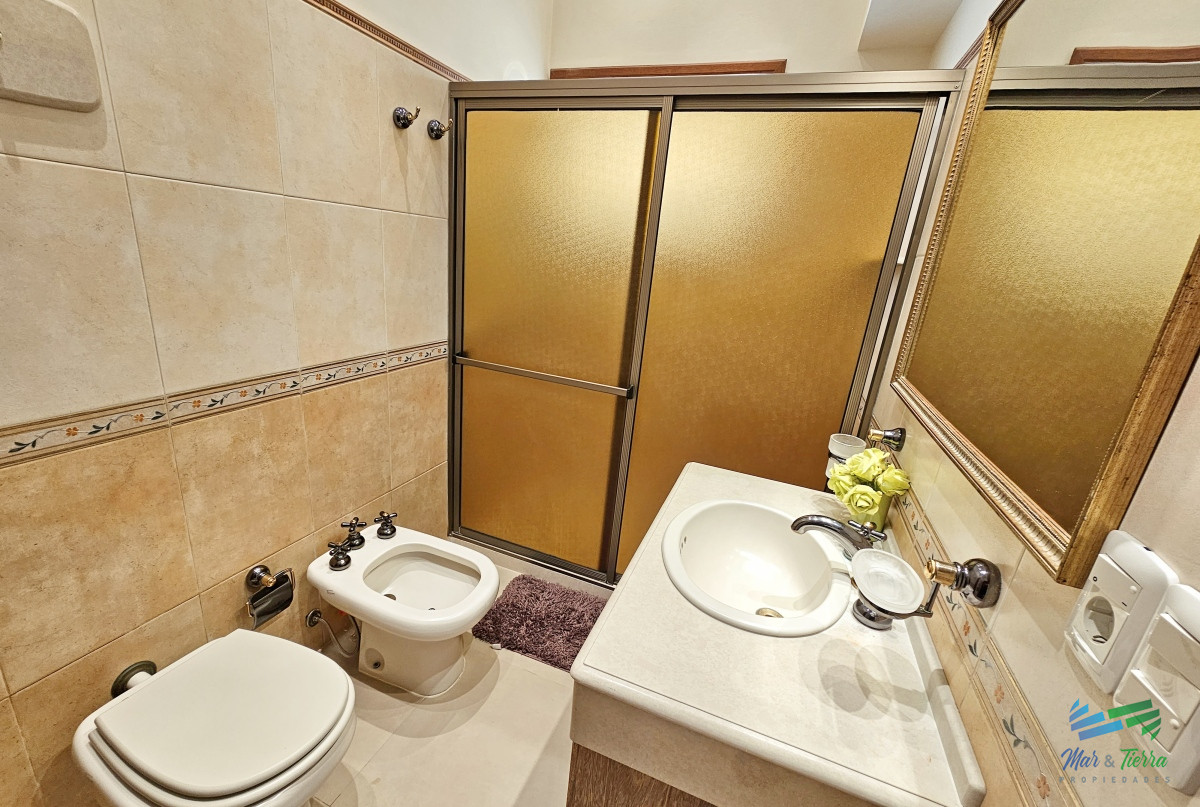 Casa ID.1676 - En venta casa de 5 dormitorios con piscina en playa mansa, Punta del Este