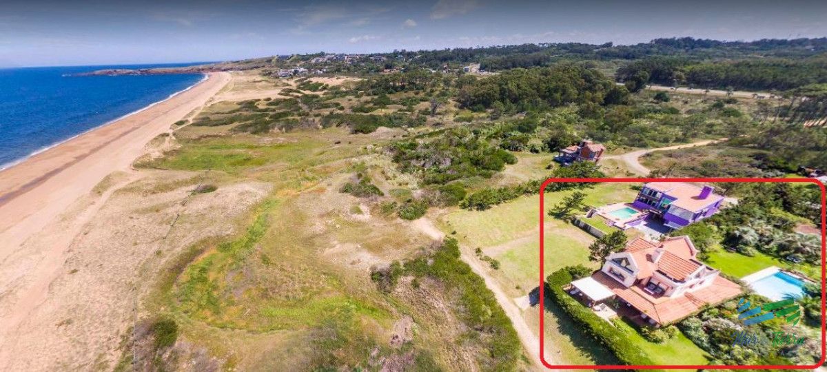 Casa ID.3975 - Venta de casa de 6 dormitorios en Playa Mansa Punta del Este Piedras del Chileno Punta Ballena 