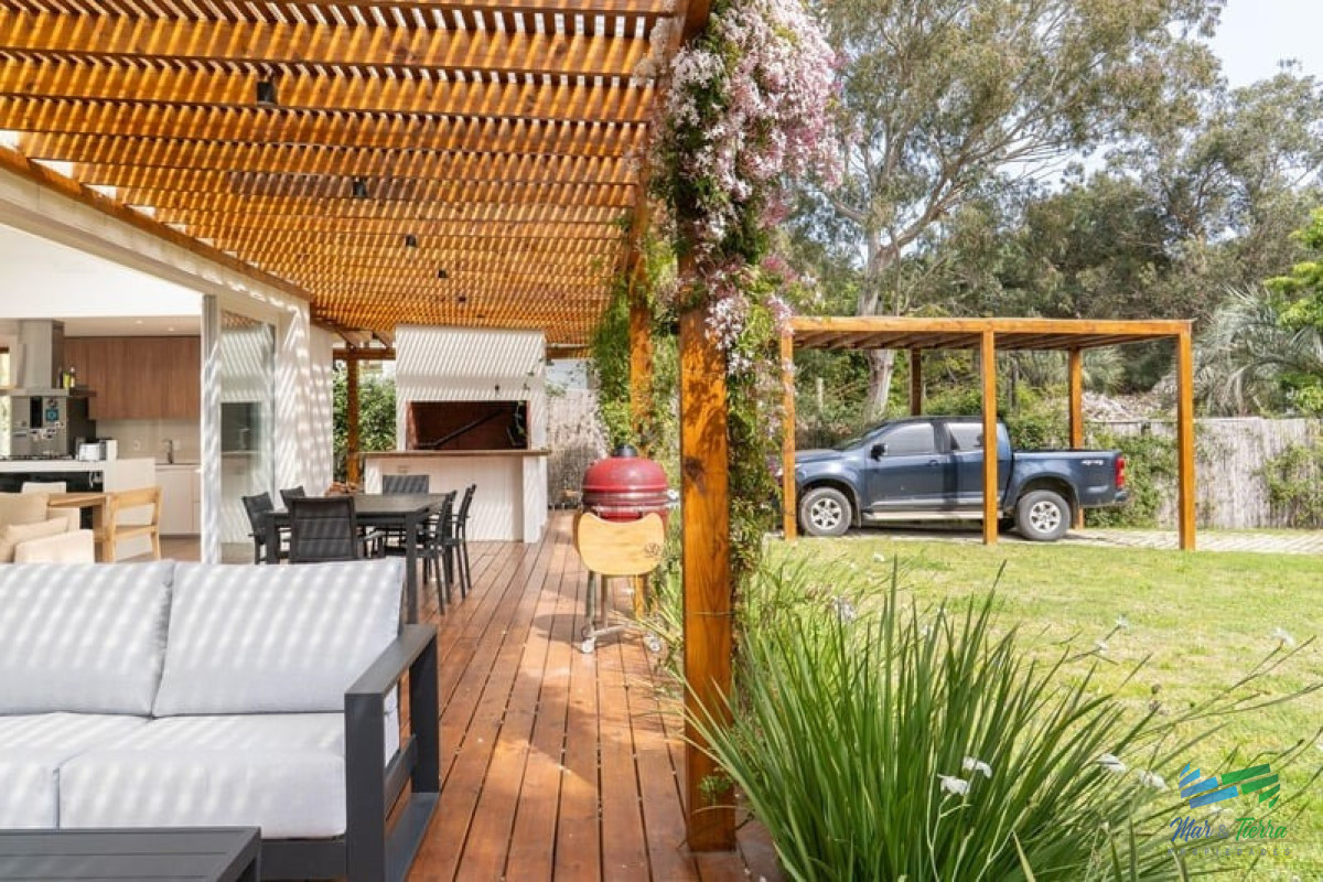 Casa ID.5709 - Venta de casa en Rincon del Indio Punta del este 