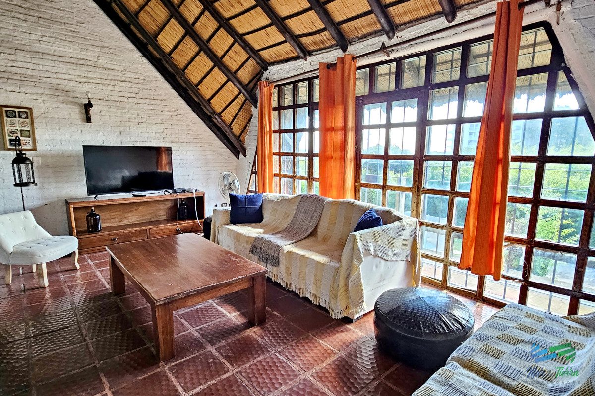 Casa ID.1856 - En venta casa 5 con piscina, a 1 cuadra de la playa mansa, Pintares, Punta del Este