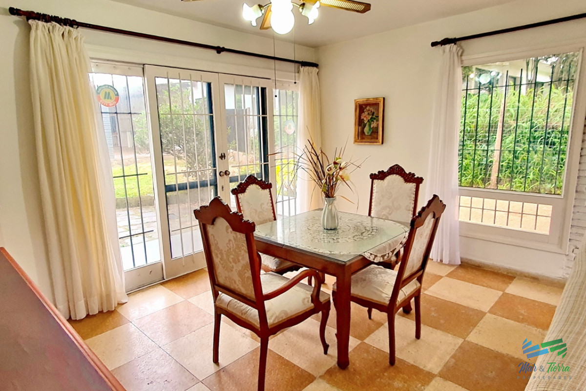 Casa ID.4395 - Vendo casa 4 dormitorios en zona Shopping, Lugano, Punta del Este