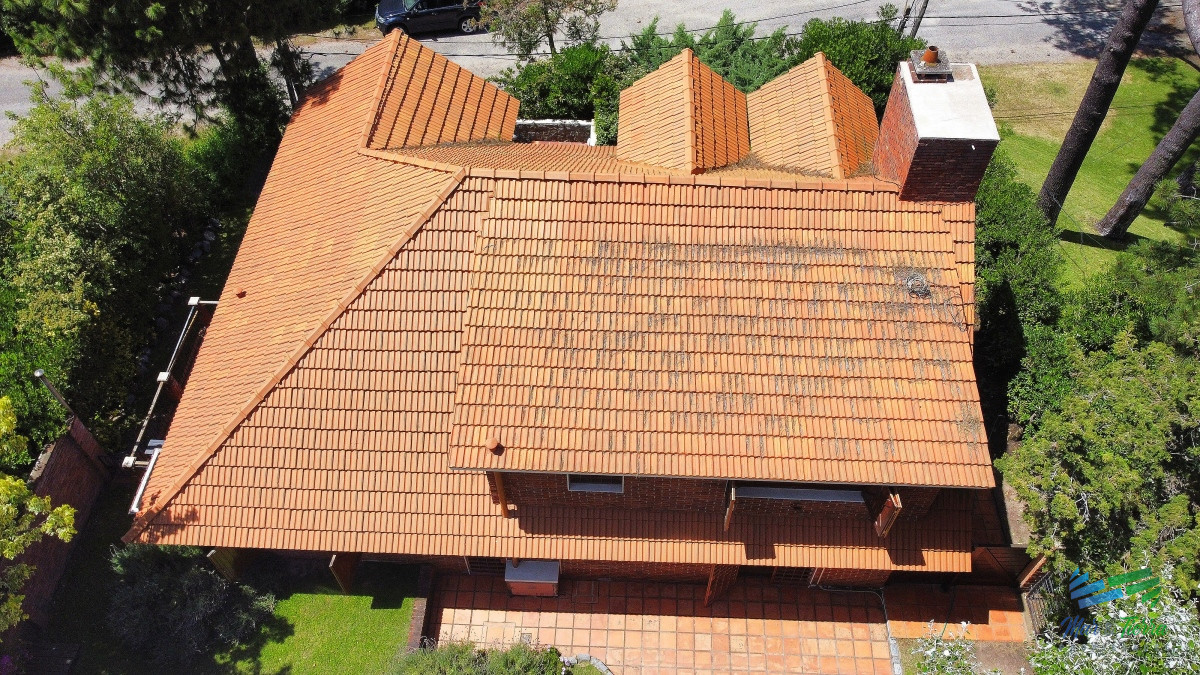 Casa ID.1809 - En venta casa de 3 dormitorios con piscina en excelente estado