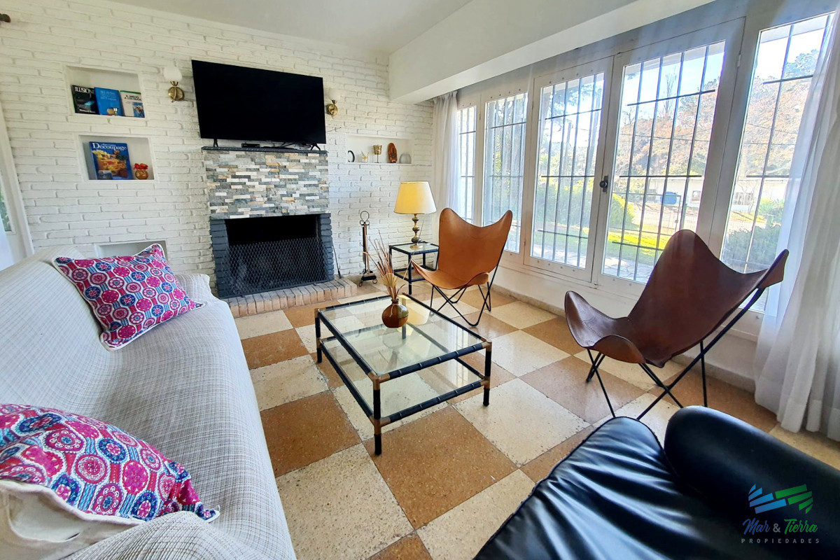 Casa ID.4395 - Vendo casa 4 dormitorios en zona Shopping, Lugano, Punta del Este