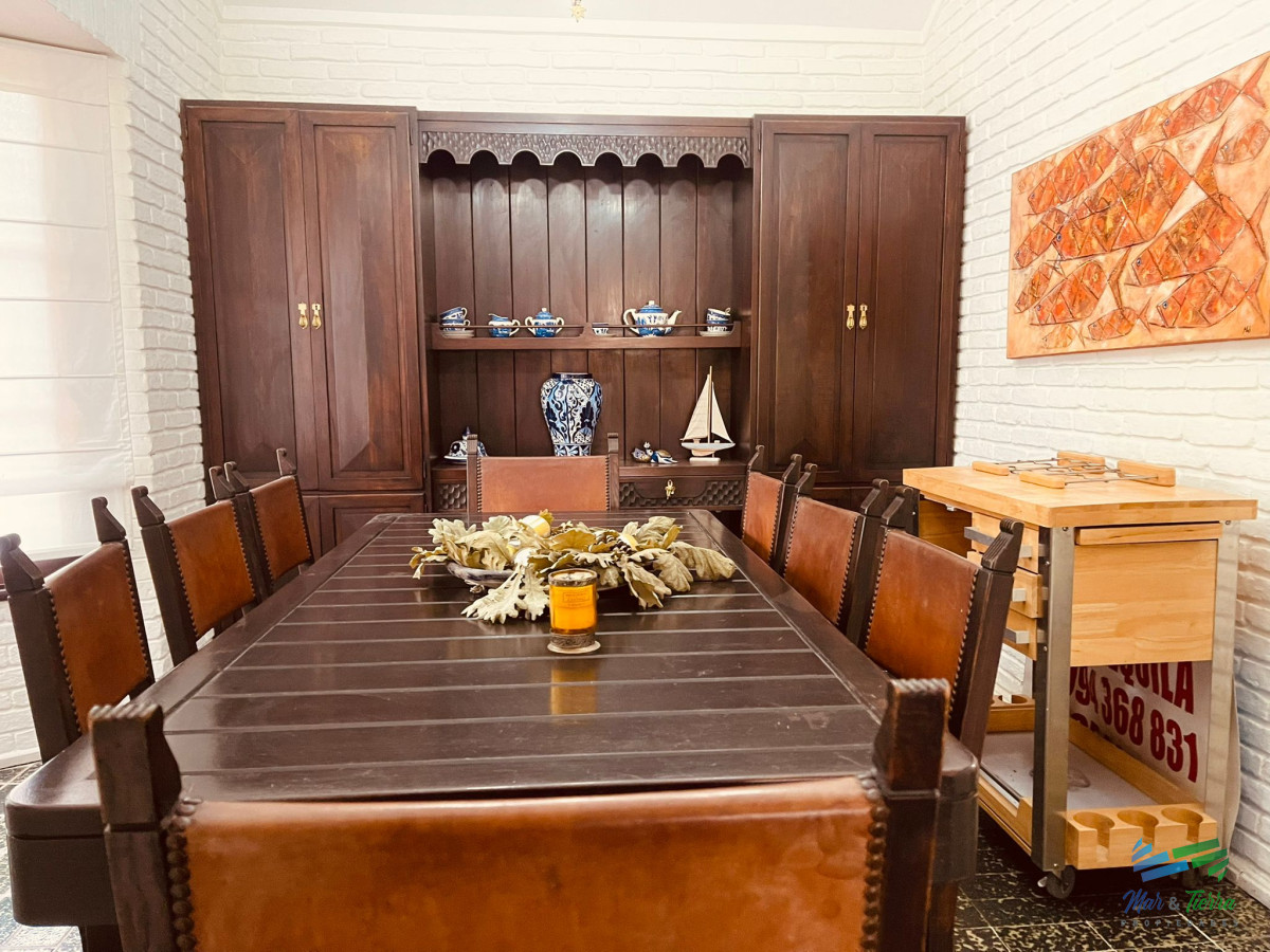 Casa ID.4129 - Alquilo casa 4 dormitorios con pisicna en playa mansa, Punta del Este