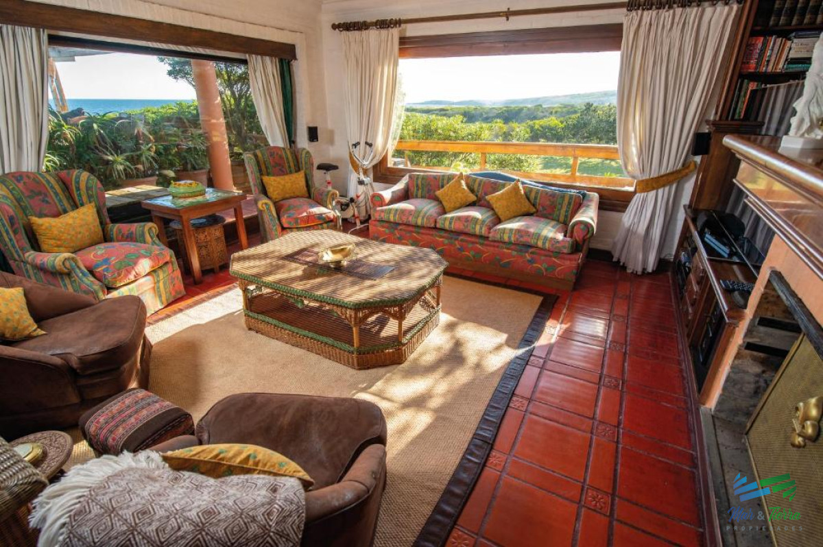 Casa ID.3975 - Venta de casa de 6 dormitorios en Playa Mansa Punta del Este Piedras del Chileno Punta Ballena 