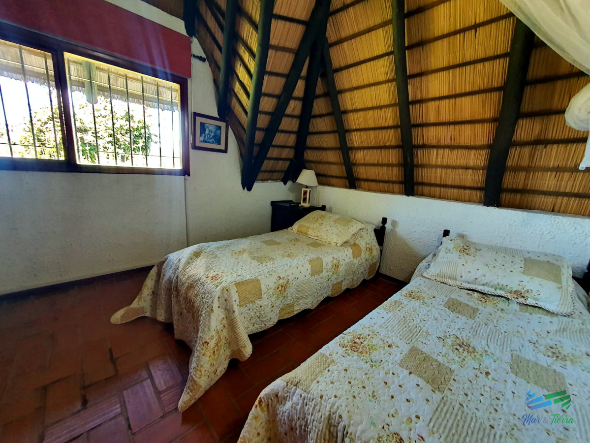 Casa ID.4817 - CASA CON GRAN PATIO, PISICNA, TRES DORMITORIOS DISPONIBLE TEMPORADA 2026 