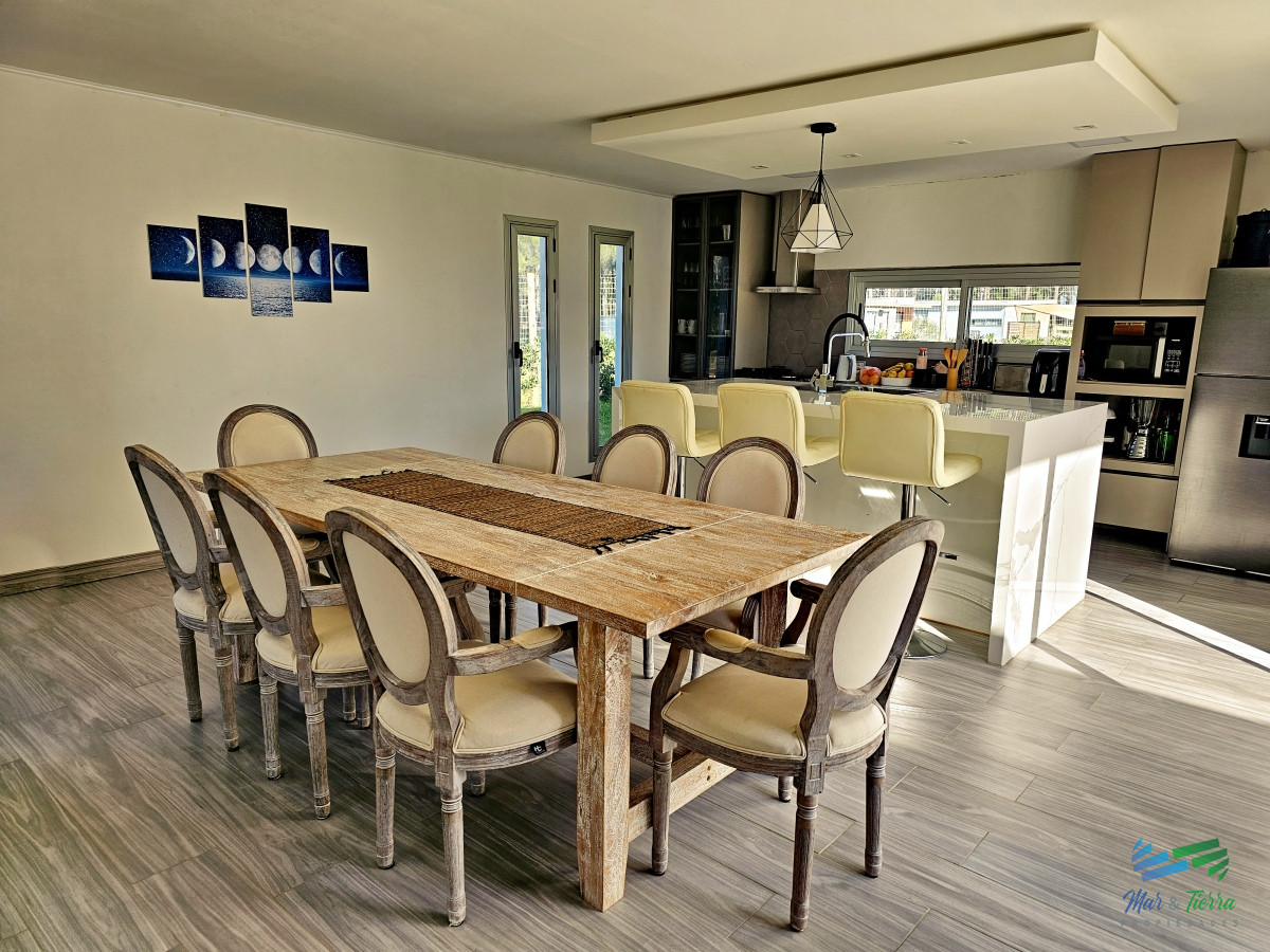 Casa ID.4779 - VENTA DE CASA, 3 DORMITORIOS, CON PISCINA CLIMATIZADA. MALDONADO, PUNTA DEL ESTE.  