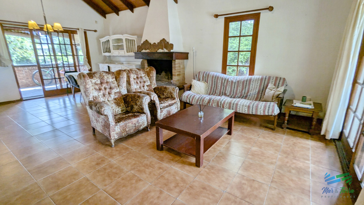 Casa ID.4518 - Venta de casa 3 dormitorios en barrio cantegril Punta del este, Maldonado, cerca de playa Mansa