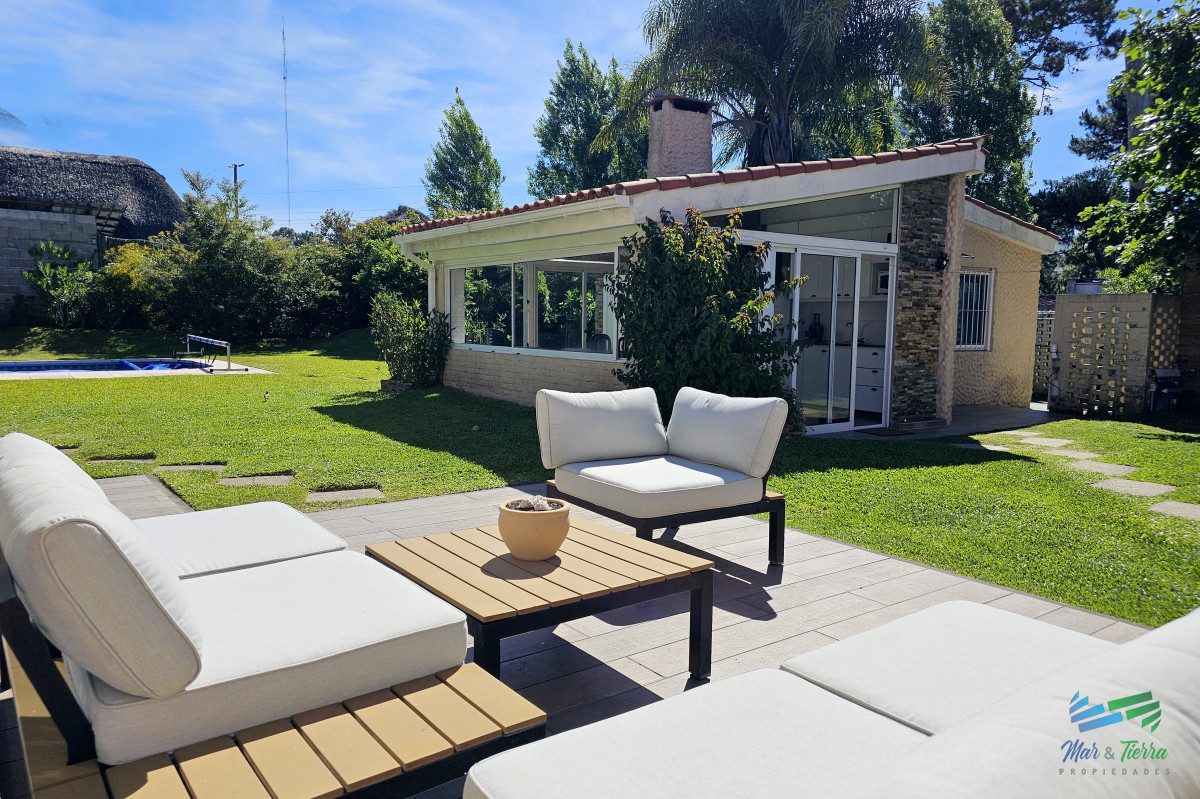 Casa ID.4922 - Casa en alquiler de temporada 2026, 4 dormitorios, con piscina climatizada, barbacoa, Punta del este!