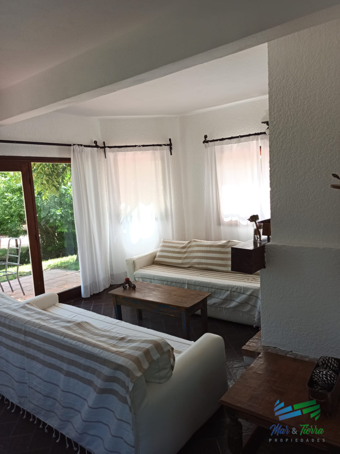 Casa ID.5077 - Buena Oportunidad en El Chorro-Manantiales-R.104 a 5 cuadras de la playa.