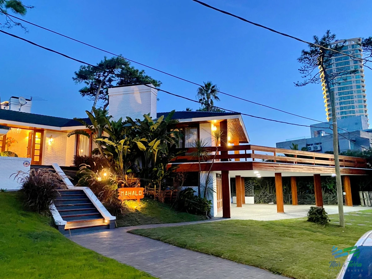 ALQUILER TEMPORADA 2026, GRAN CASA 5 DORMITORIOS PLAYA MANSA, PUNTA DEL ESTE
