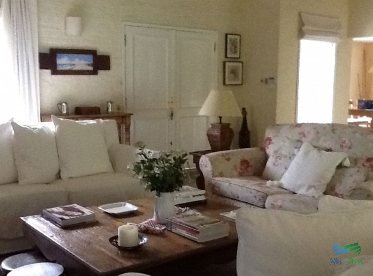 Casa ID.2387 - Vendo casa 4 dormitorios con piscina en Rincon del Indio, Punta del Este