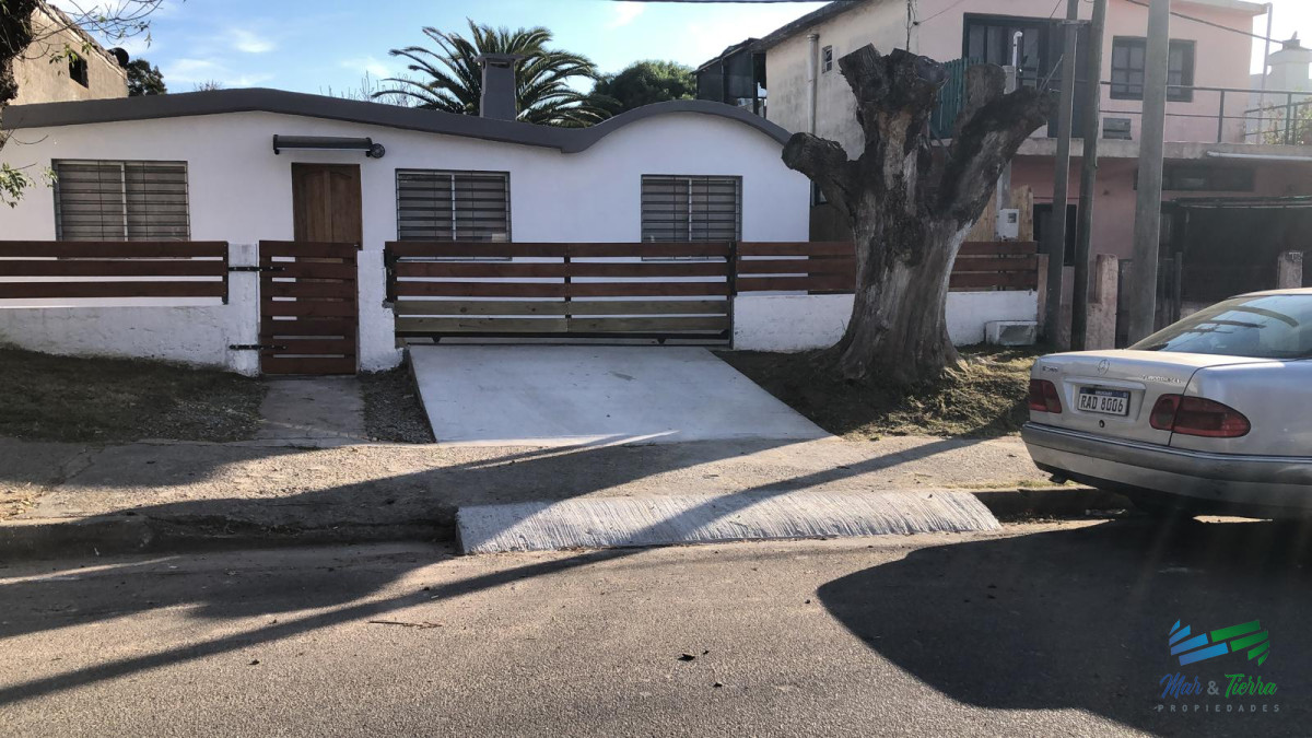 Casa ID.5344 - Cómoda, practica y bien ubicada, casa ideal para vivir todo el año a muy buen precio!