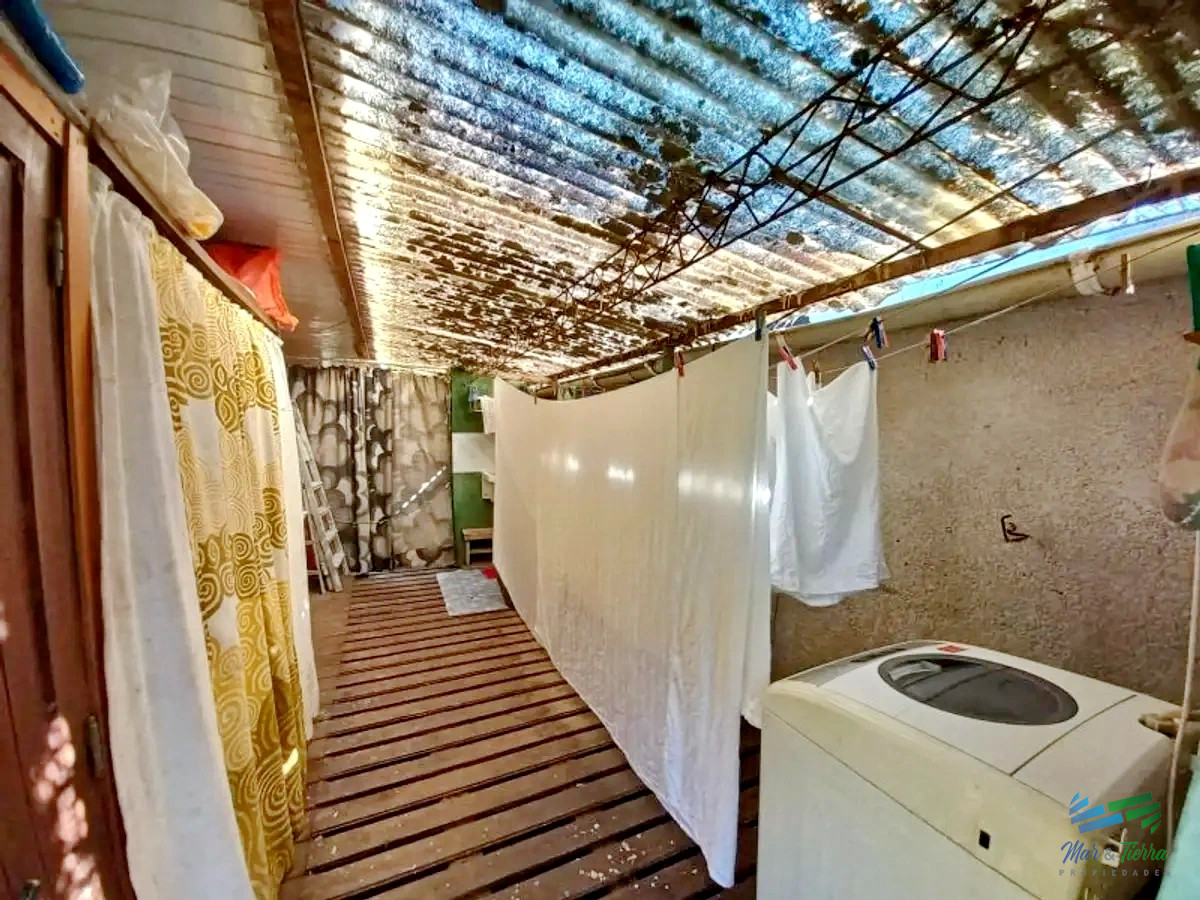 Casa ID.4464 - Casa de 6 dormitorios con piscina en venta en Pinares, Punta del Este.