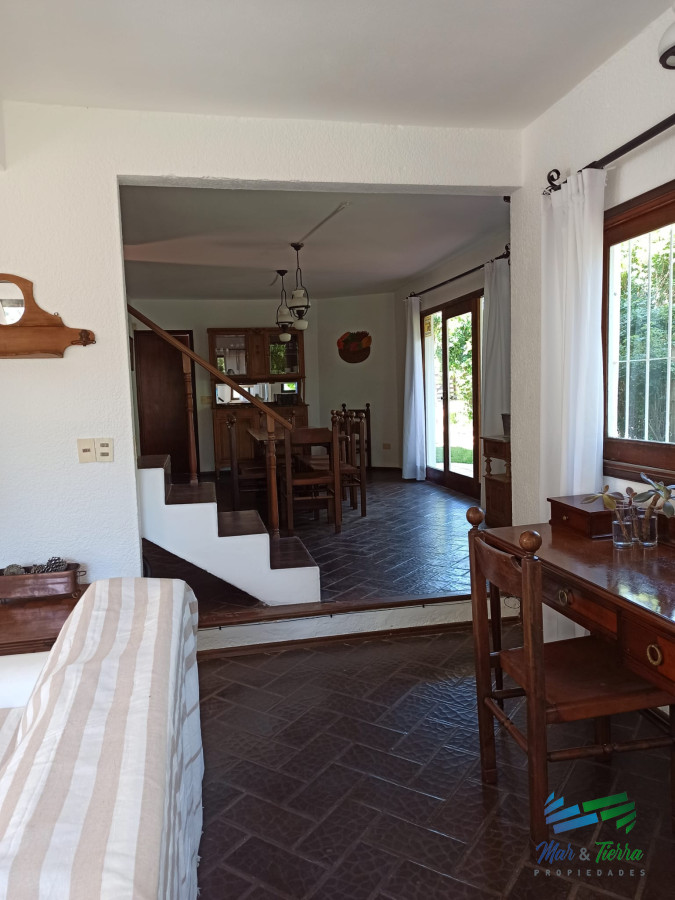 Casa ID.5077 - Buena Oportunidad en El Chorro-Manantiales-R.104 a 5 cuadras de la playa.