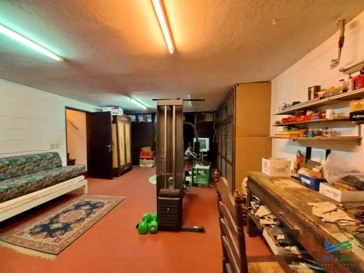Casa ID.4464 - Casa de 6 dormitorios con piscina en venta en Pinares, Punta del Este.