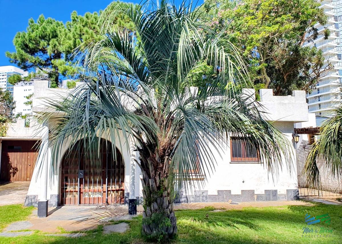 Casa ID.1712 - Casa en venta. A dos cuadras del mar!