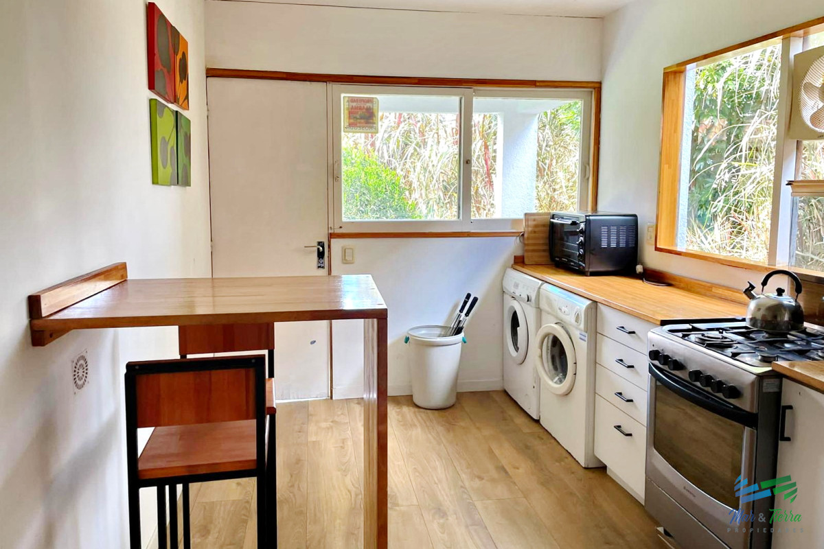 Casa ID.1686 - Vendo casa de 4 dormitorios a dos cuadras del mar, playa mansa, Punta del Este