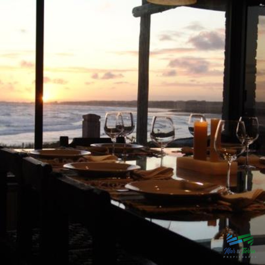 Casa ID.5210 - Espectacular Residencia sobre el mar, dominando el atardecer en 1 hectárea de terreno en primera línea
