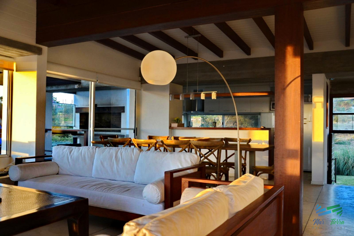 Casa ID.5246 - Venta y alquiler casa 6 dormitorios en El Chorro Manantiales 