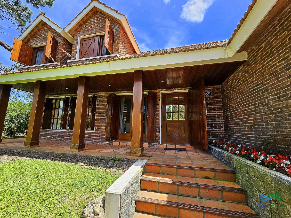 Casa ID.1809 - En venta casa de 3 dormitorios con piscina en excelente estado