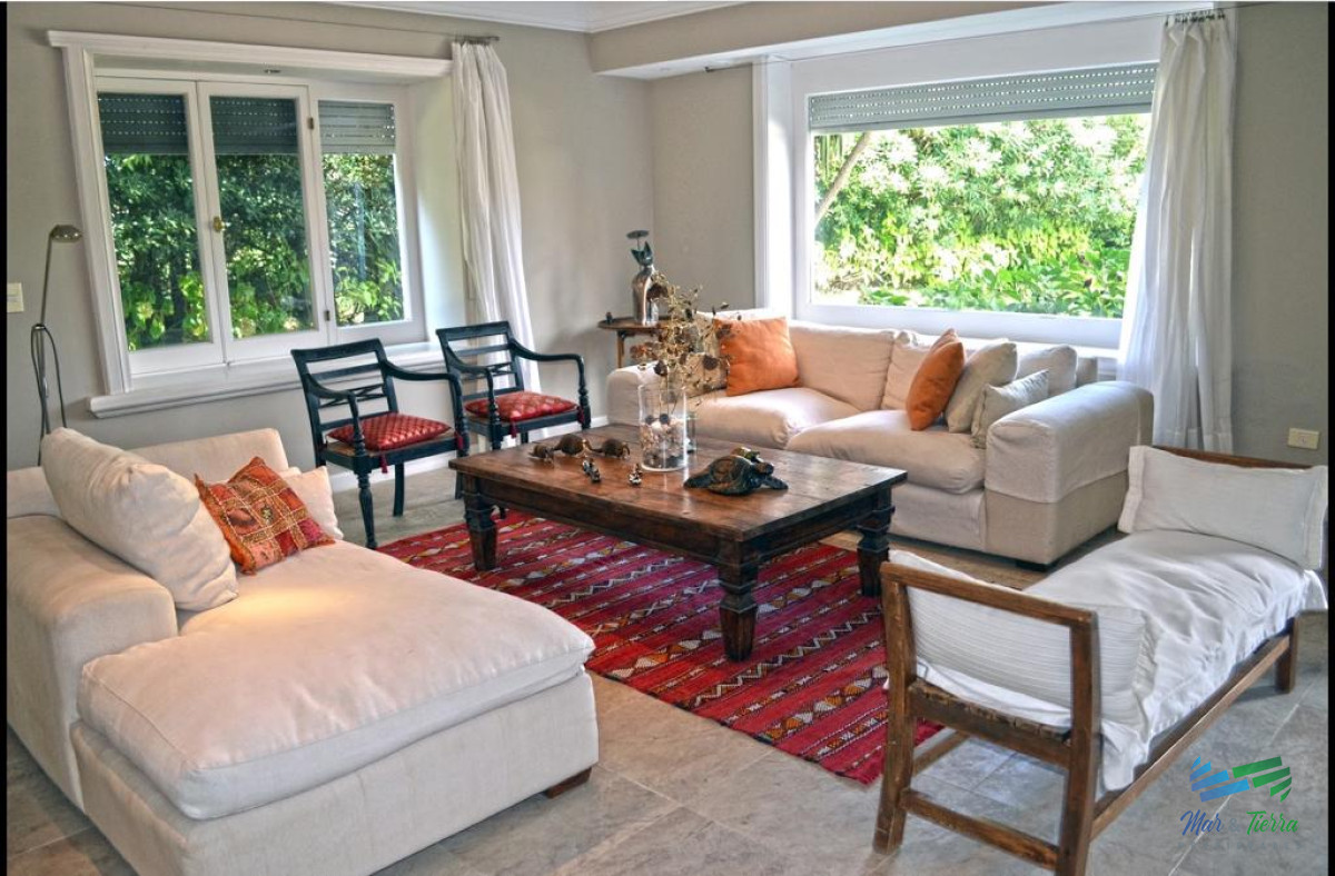 Casa ID.1640 - Espectacular residencia en una de las zonas mas cotizadas de Punta del Este, a metros del mar (Playa Brava).