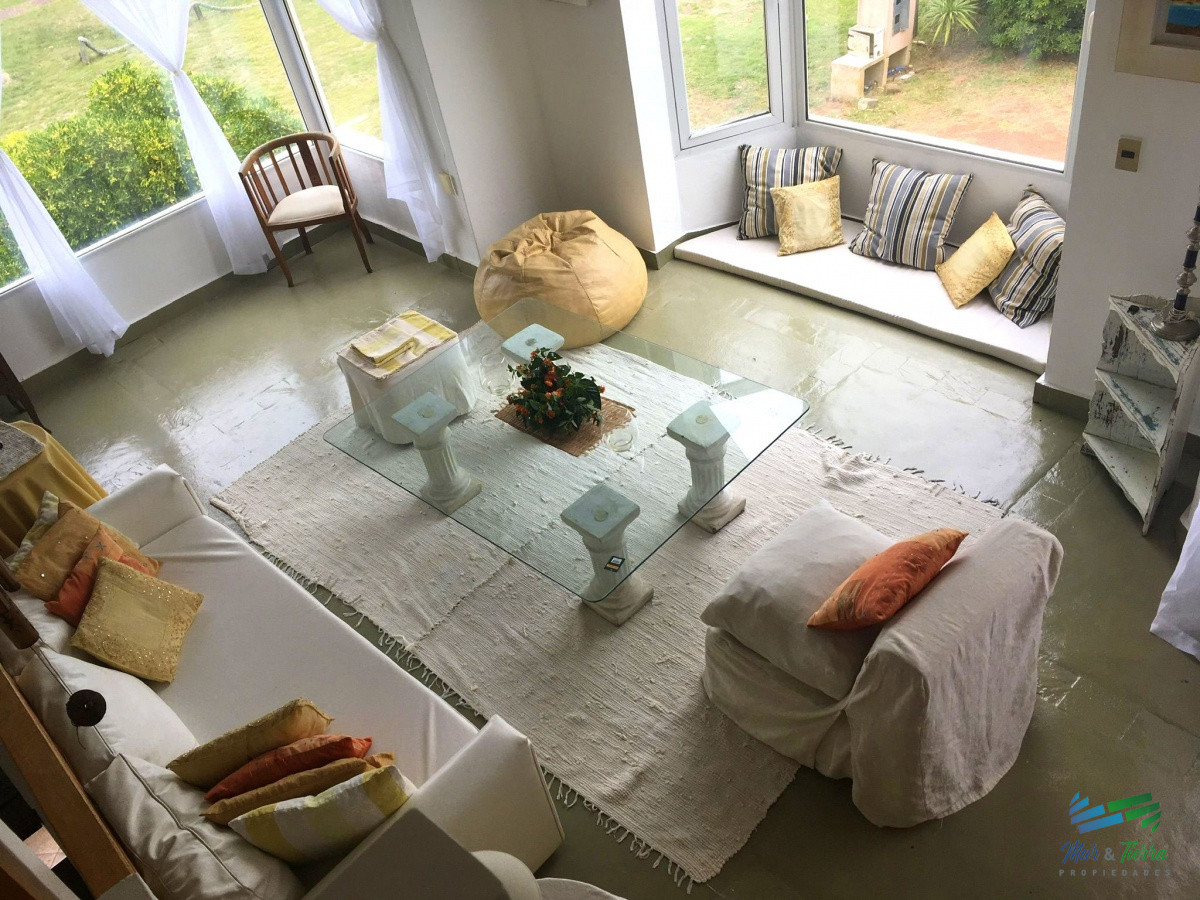 Casa ID.1755 - VENTA de casa en playa mansa,  casa en zona de Pinares, con vista al mar de 3 dormitorios