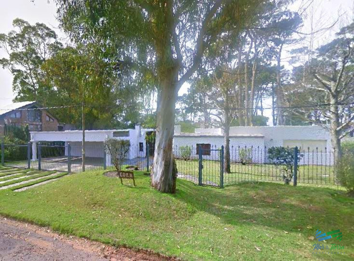 Casa ID.1560 - Vendo casa 3 dormitorios con piscina en Rincón del Indio, Punta del Este.
