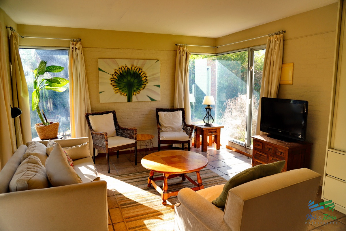 Casa ID.1741 - Vendo casa 4 dormitorios, con piscina en Pinares, Punta del Este