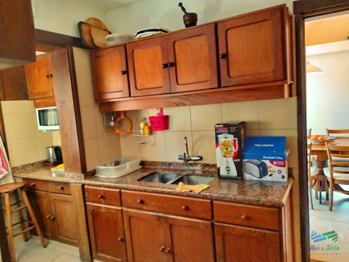 Casa ID.1685 - Vendo casa de 5 dormitorios con piscina climatizada en playa mansa, Punta del Este