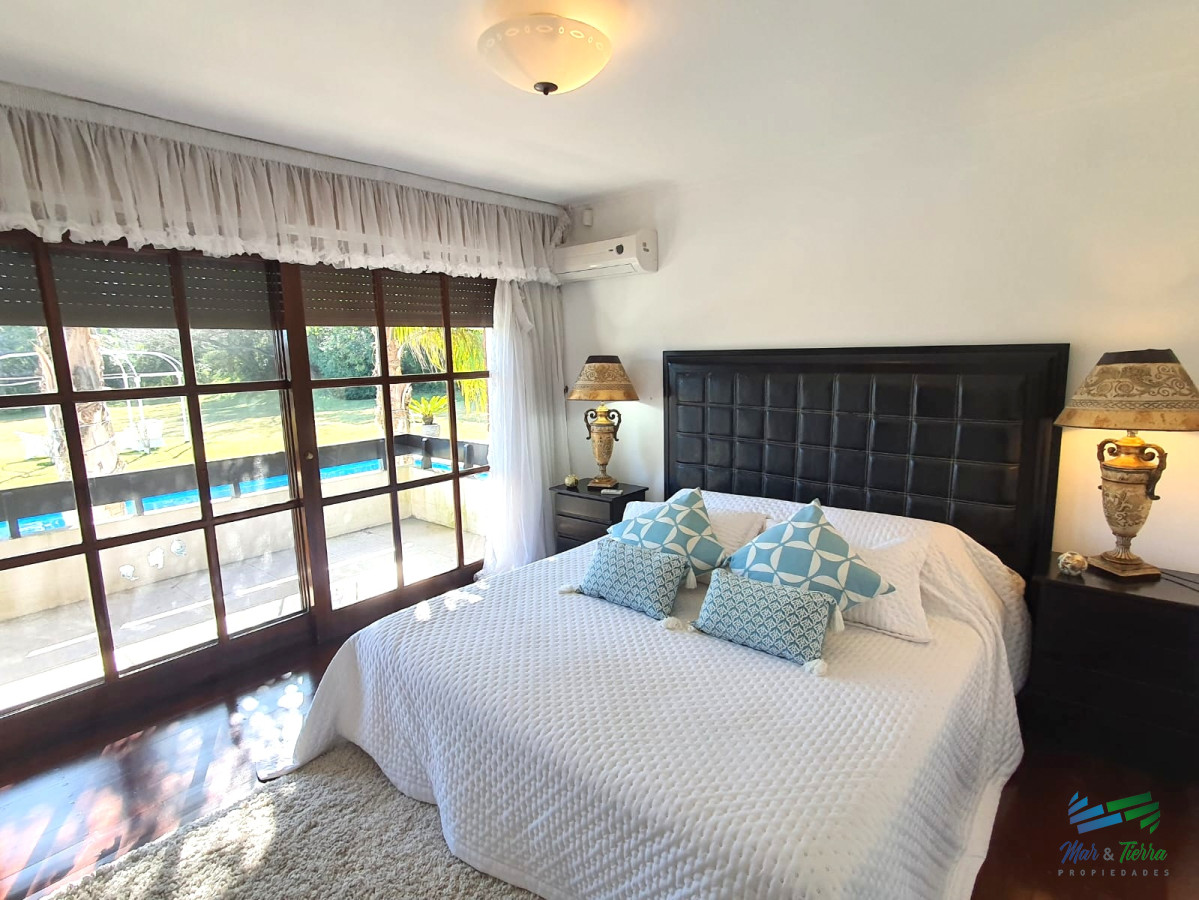 Casa ID.4004 - Venta de casa de 7 dormitorios en El Golf Punta del Este