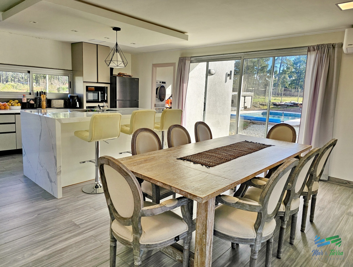 Casa ID.4779 - VENTA DE CASA, 3 DORMITORIOS, CON PISCINA CLIMATIZADA. MALDONADO, PUNTA DEL ESTE.  