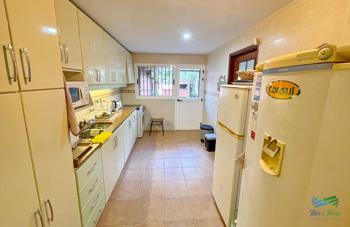 Casa ID.1902 - Vendo casa 5 dormitorios cerca de playa mansa, Punta del Este
